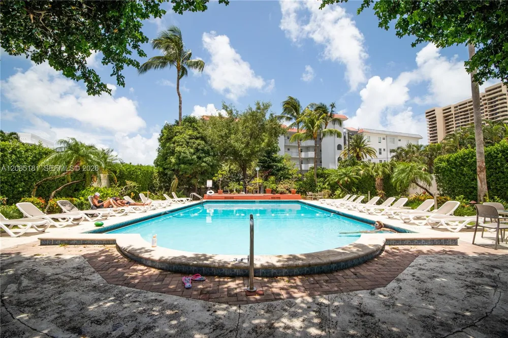 255 W 24th St #436 Miami Beach, FL 33140
