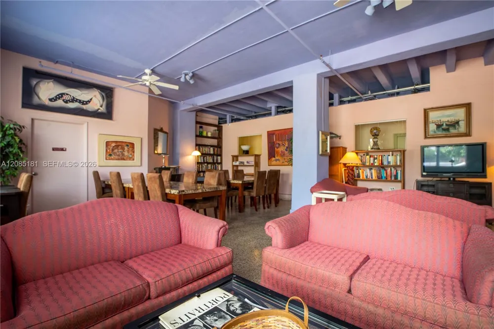 255 W 24th St #436 Miami Beach, FL 33140