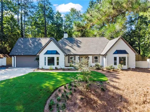 2552 Holly Creek Drive NE