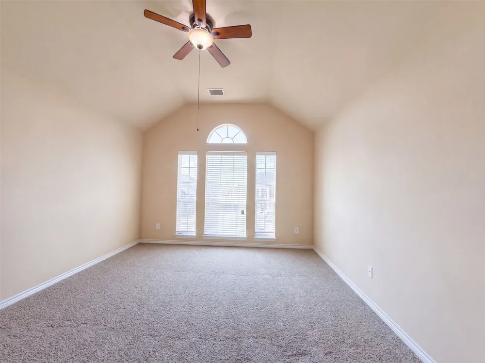 409 Lone Oak Court Kennedale, TX 76060