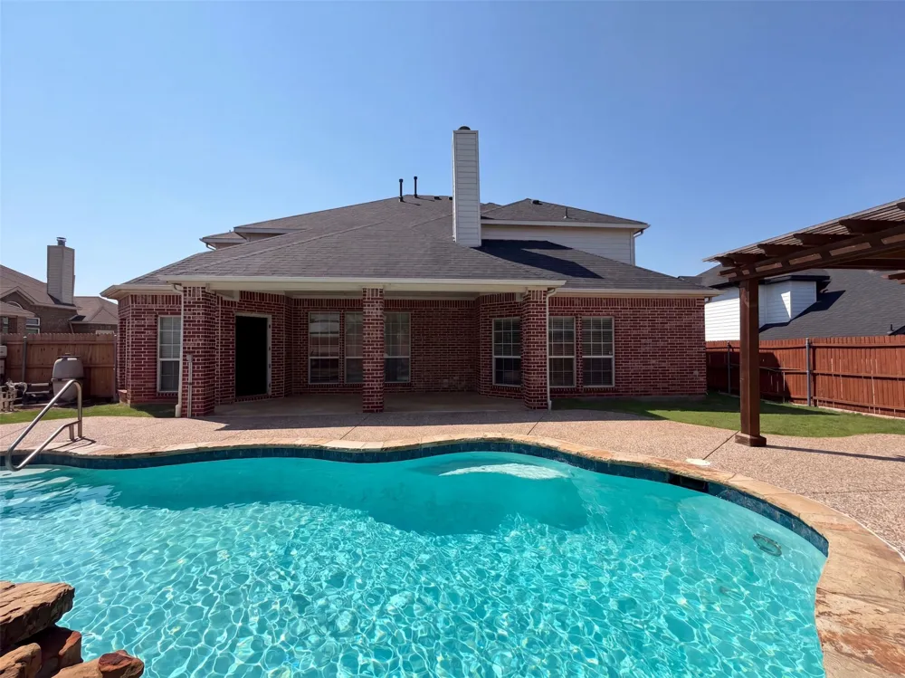 409 Lone Oak Court Kennedale, TX 76060
