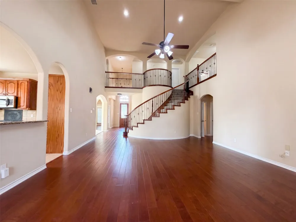 409 Lone Oak Court Kennedale, TX 76060