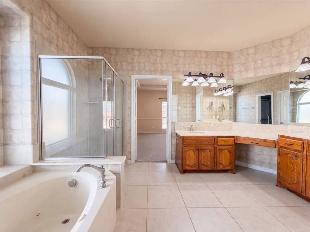 409 Lone Oak Court Kennedale, TX 76060