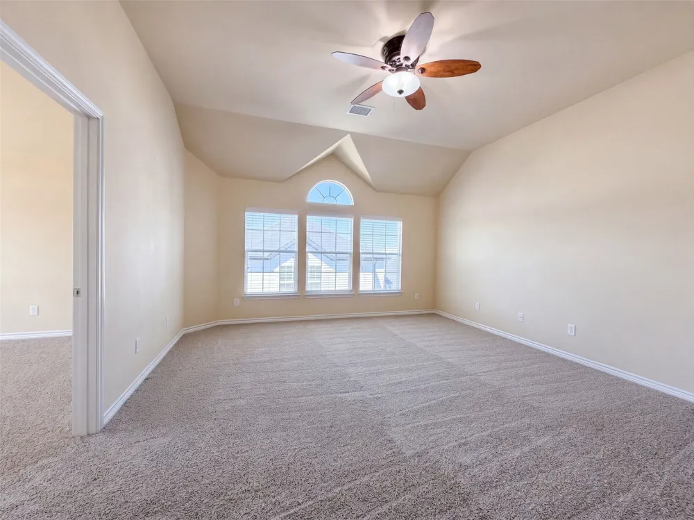 409 Lone Oak Court Kennedale, TX 76060