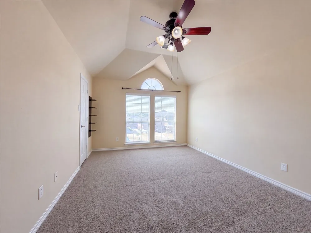 409 Lone Oak Court Kennedale, TX 76060