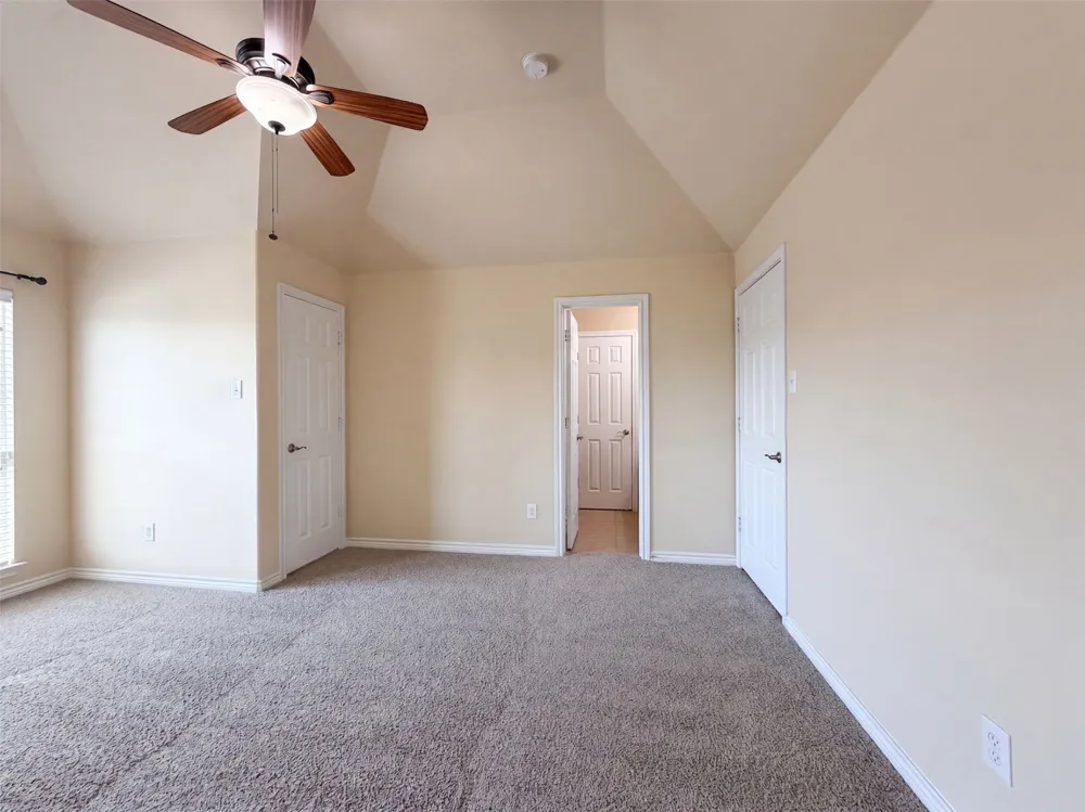 409 Lone Oak Court Kennedale, TX 76060