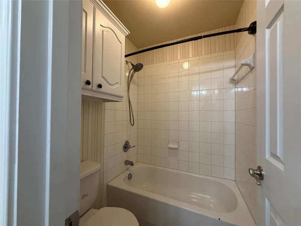 409 Lone Oak Court Kennedale, TX 76060