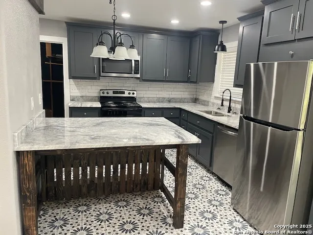 4335 MOANA DR San Antonio, TX 78218