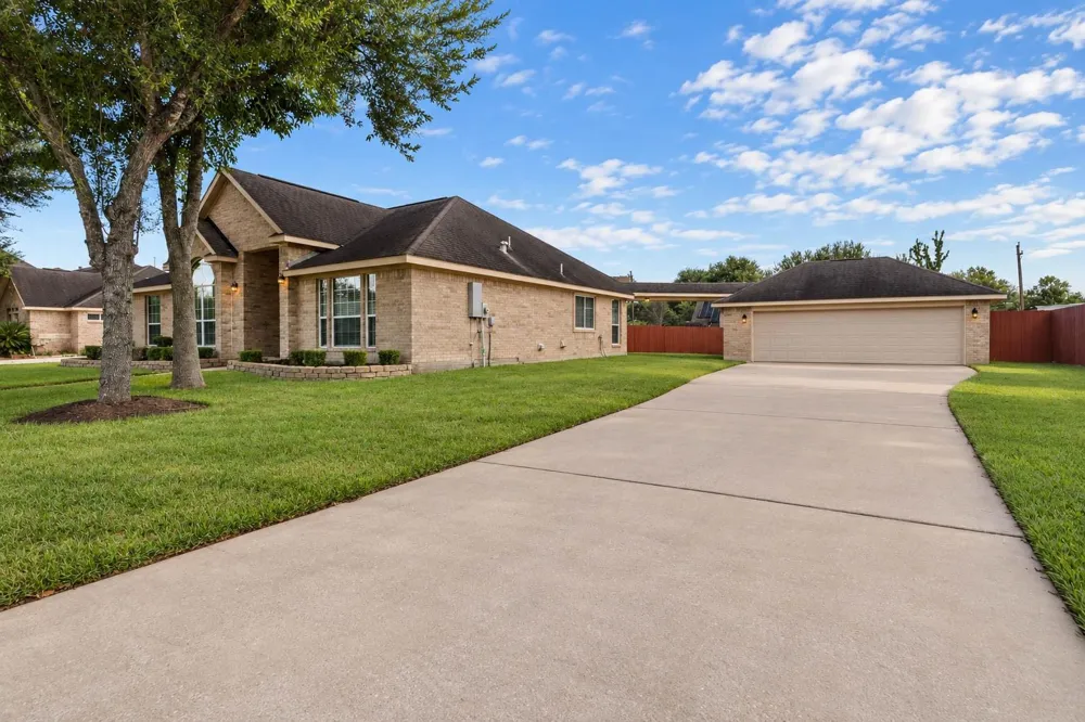 3207 Hickory Knoll Drive Pearland, TX 77581
