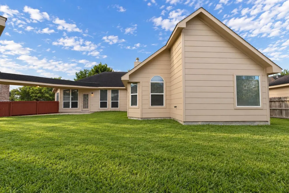 3207 Hickory Knoll Drive Pearland, TX 77581