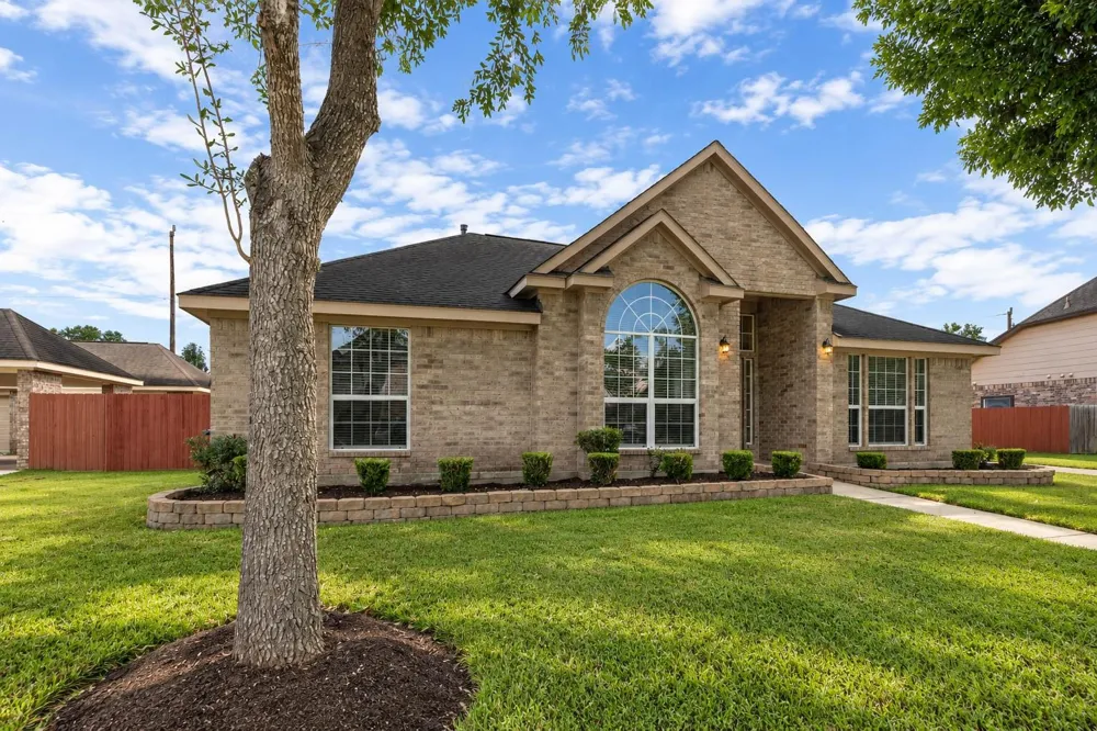 3207 Hickory Knoll Drive Pearland, TX 77581