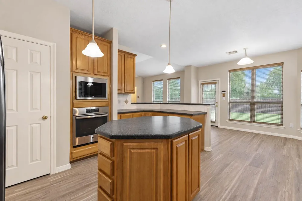 3207 Hickory Knoll Drive Pearland, TX 77581