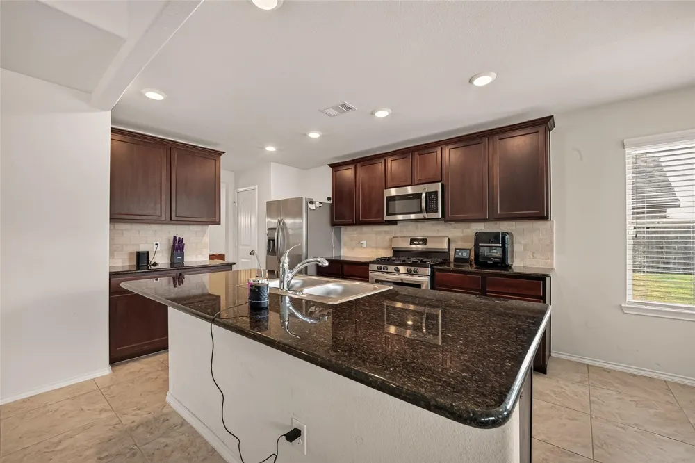 322 Marble Springs Lane La Marque, TX 77568