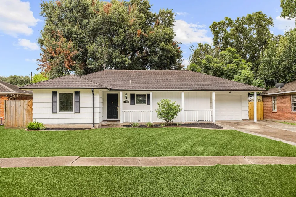 6205 Darnell Street Houston, TX 77074