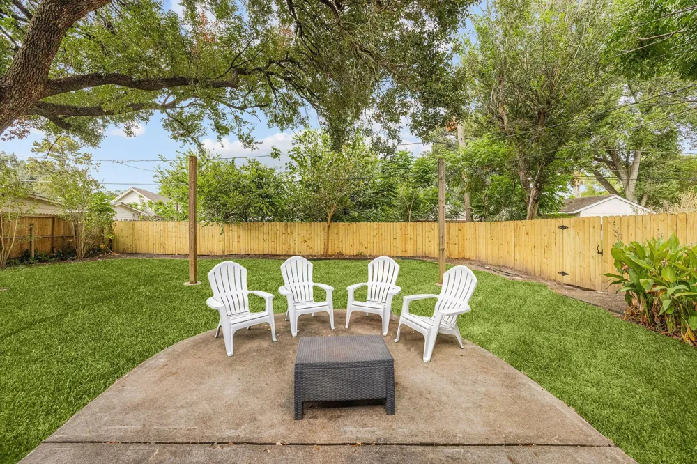 6205 Darnell Street Houston, TX 77074