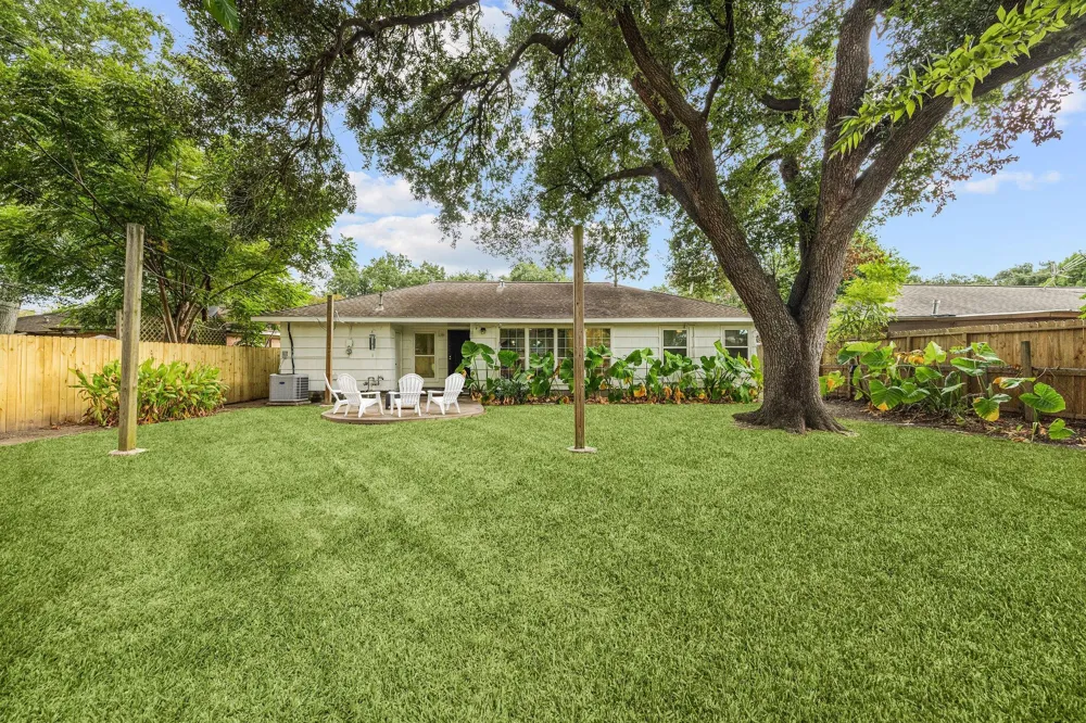 6205 Darnell Street Houston, TX 77074