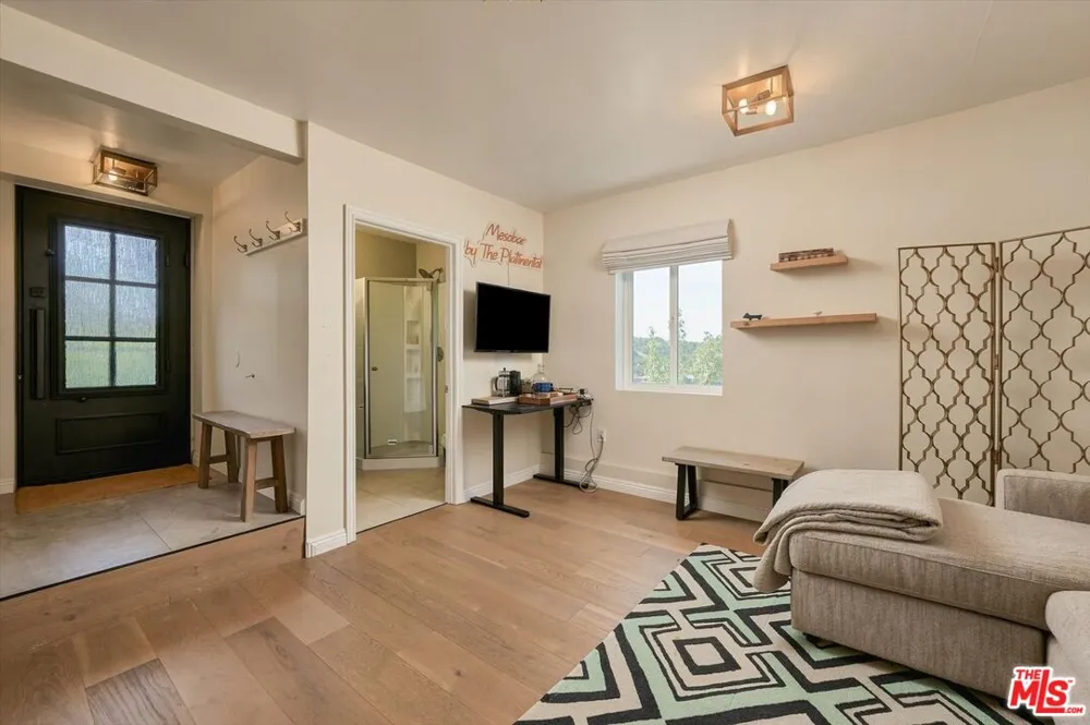 2299 Gloaming Way Beverly Hills, CA 90210