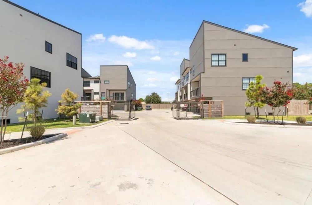 4406 W Hoa Sen Circle Houston, TX 77072