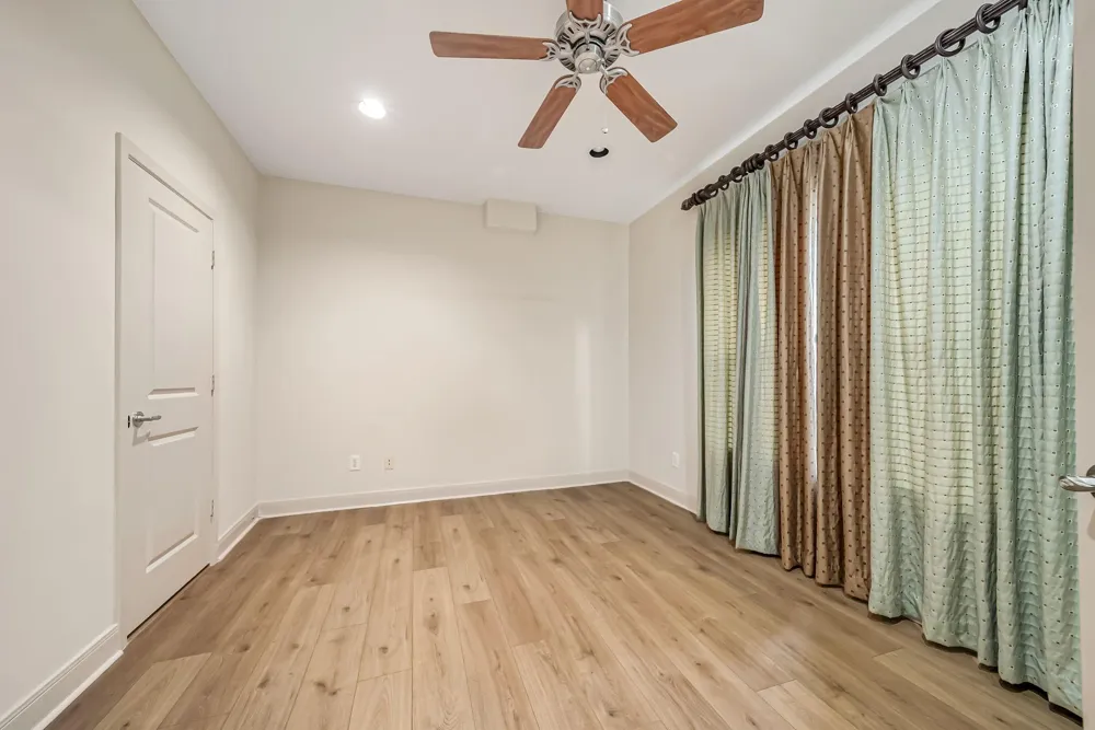 1914 Woodbury Street Houston, TX 77030