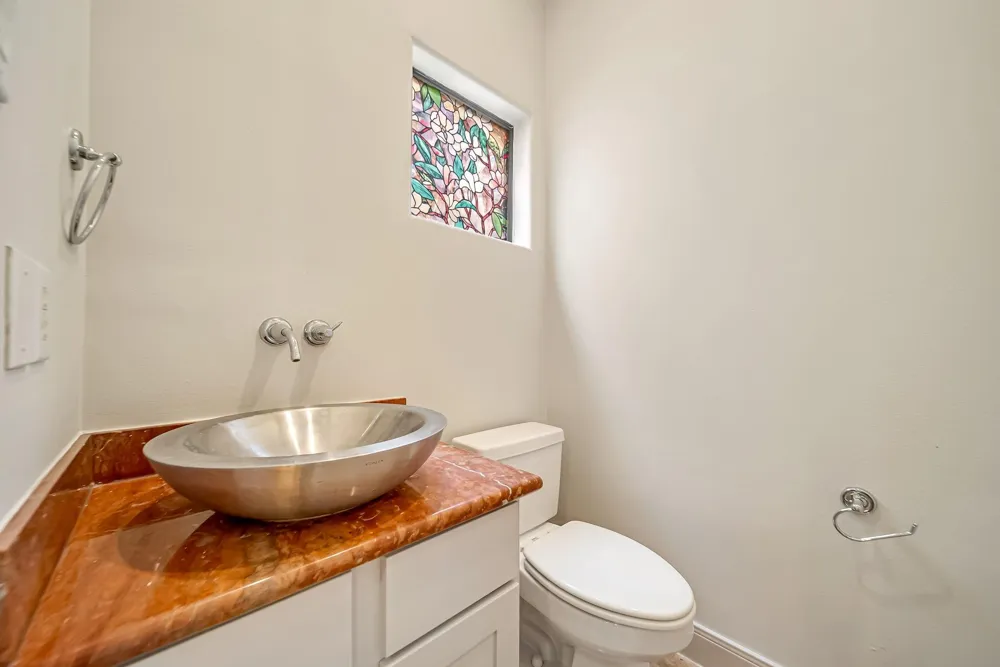 1914 Woodbury Street Houston, TX 77030