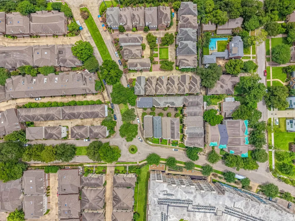1914 Woodbury Street Houston, TX 77030