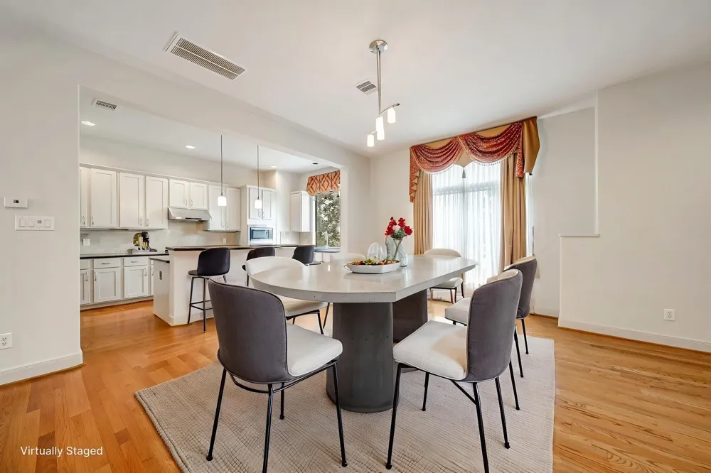 1914 Woodbury Street Houston, TX 77030
