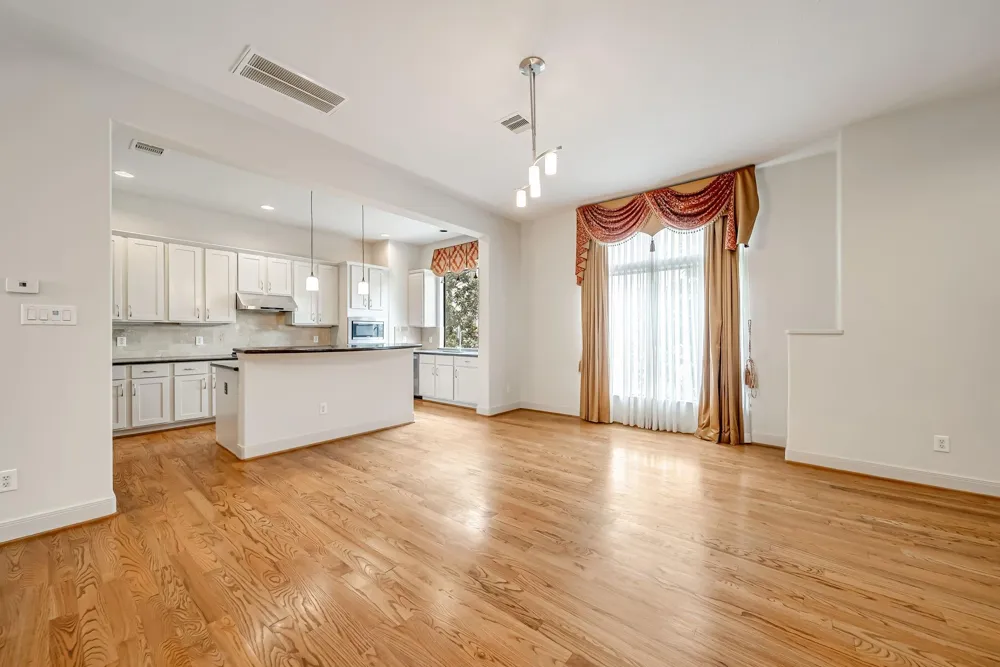 1914 Woodbury Street Houston, TX 77030