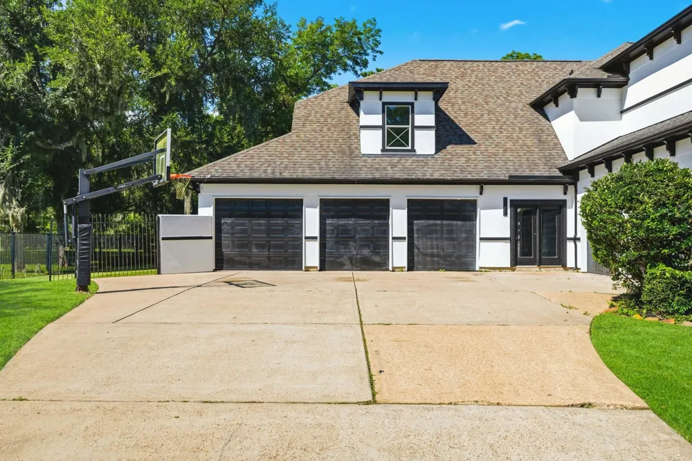 15 Bees Creek Court Missouri City, TX 77459