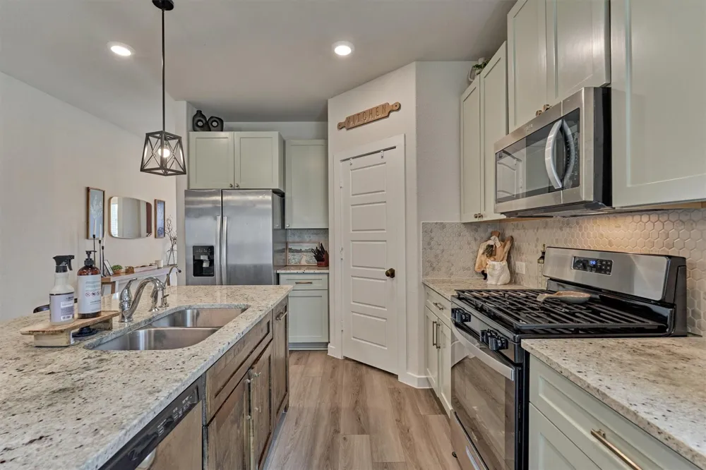 120 Porter Bend Court Montgomery, TX 77316