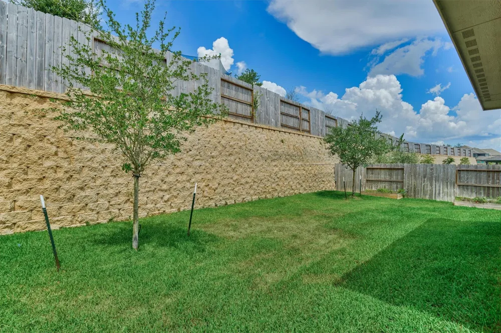 120 Porter Bend Court Montgomery, TX 77316