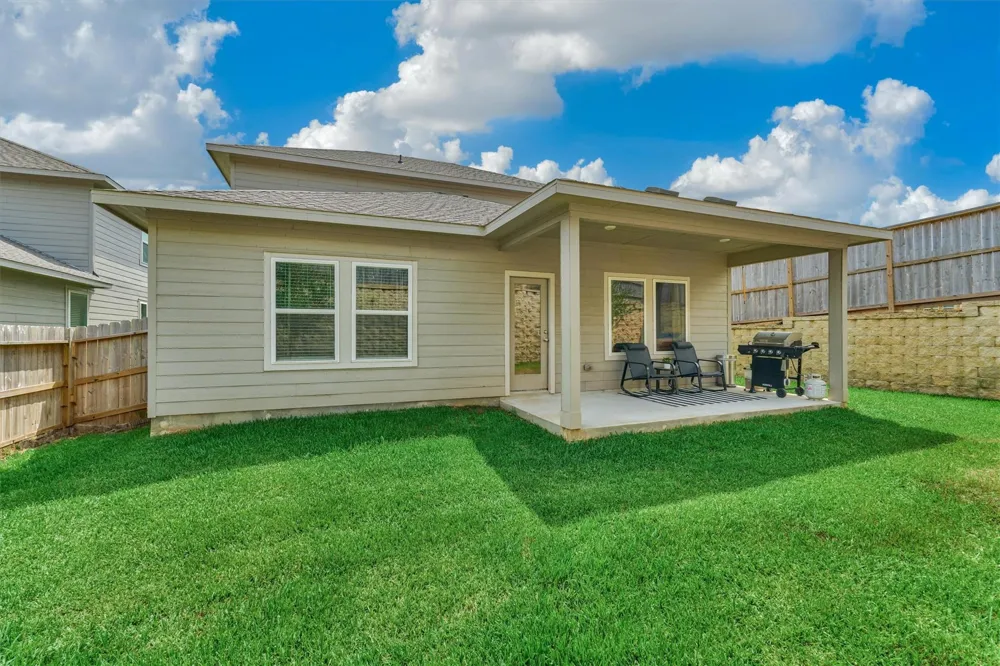 120 Porter Bend Court Montgomery, TX 77316