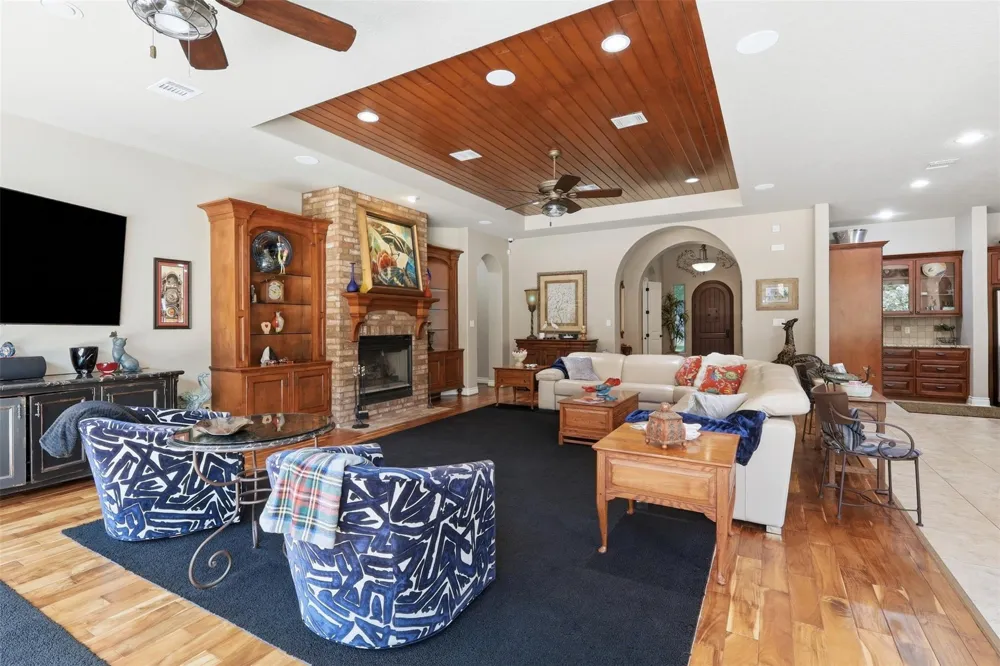 151 Lyndsey Drive Montgomery, TX 77316