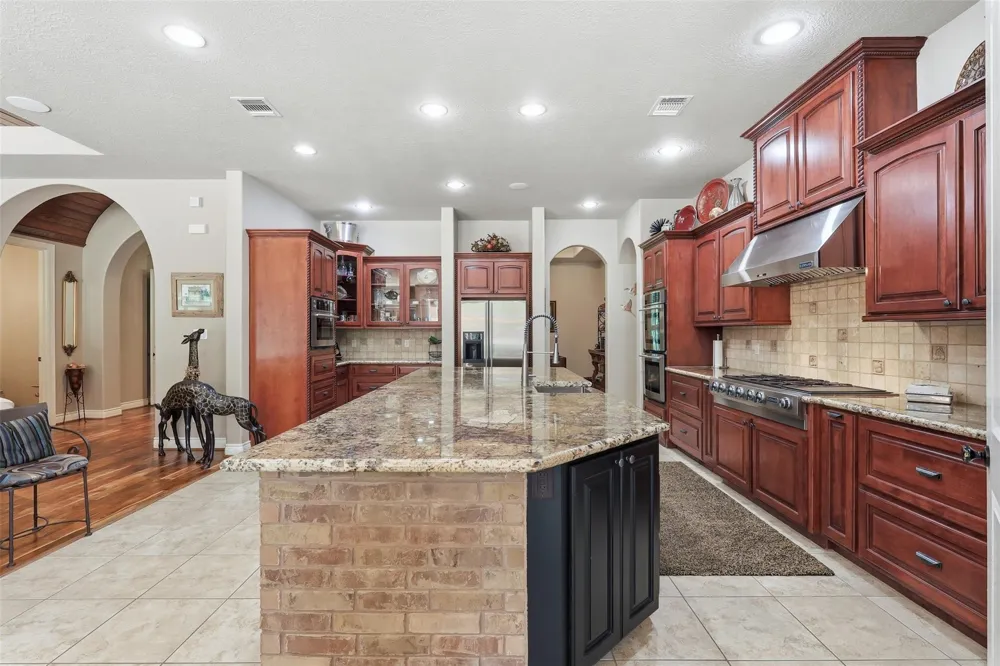 151 Lyndsey Drive Montgomery, TX 77316