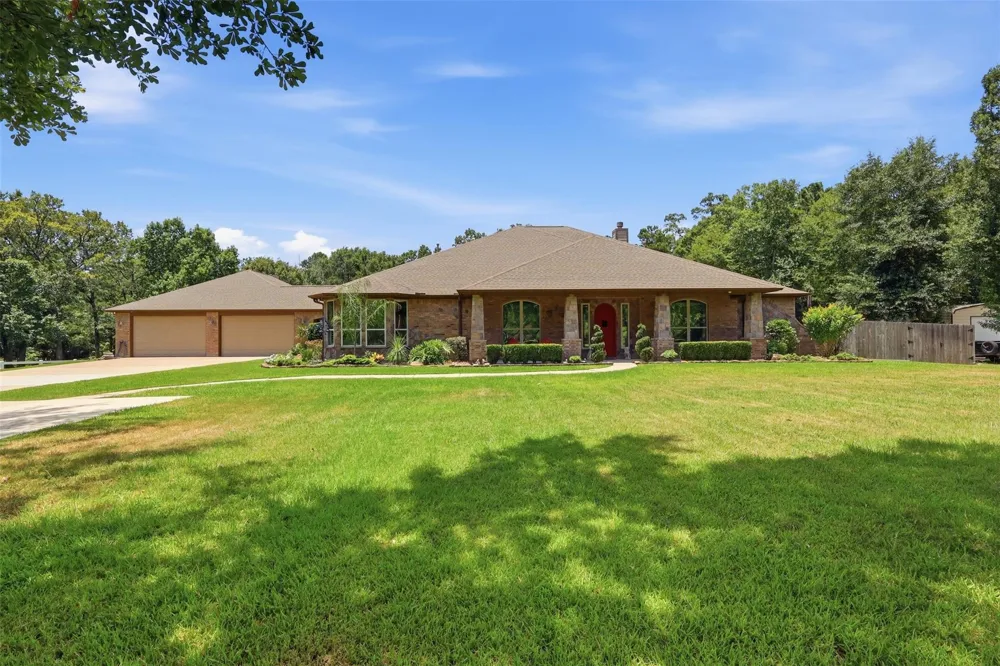 151 Lyndsey Drive Montgomery, TX 77316