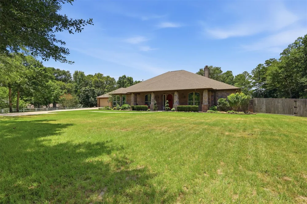 151 Lyndsey Drive Montgomery, TX 77316