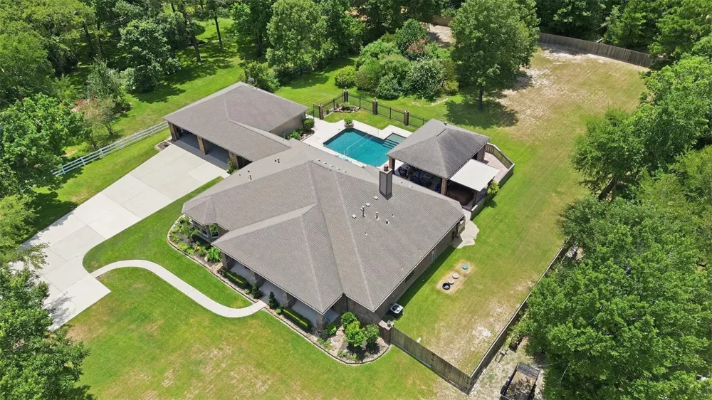 151 Lyndsey Drive Montgomery, TX 77316