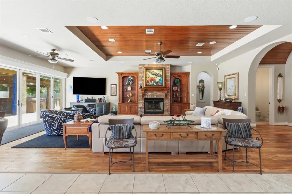 151 Lyndsey Drive Montgomery, TX 77316
