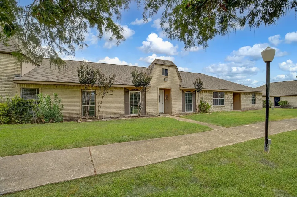 7180 Crownwest Street #7180 Houston, TX 77072