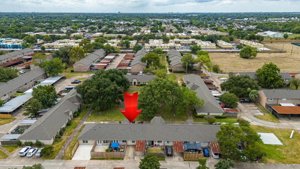 7180 Crownwest Street #7180 Houston, TX 77072