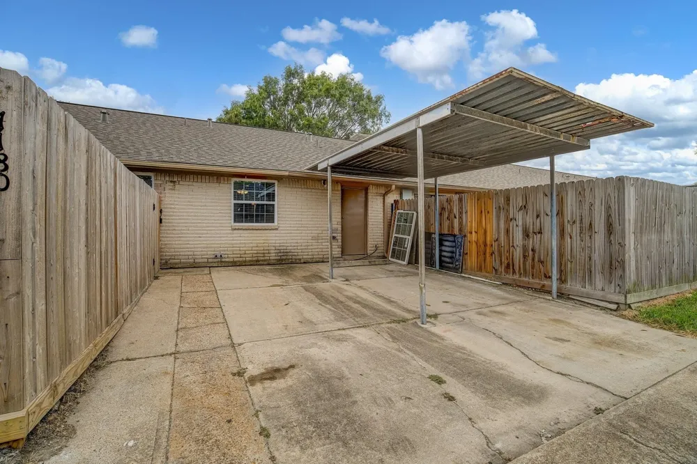 7180 Crownwest Street #7180 Houston, TX 77072