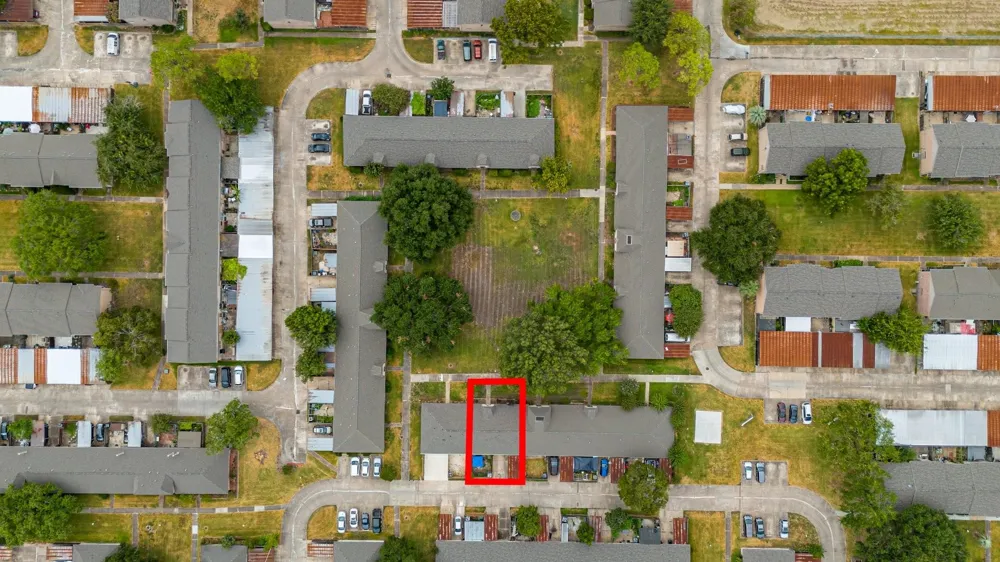 7180 Crownwest Street #7180 Houston, TX 77072