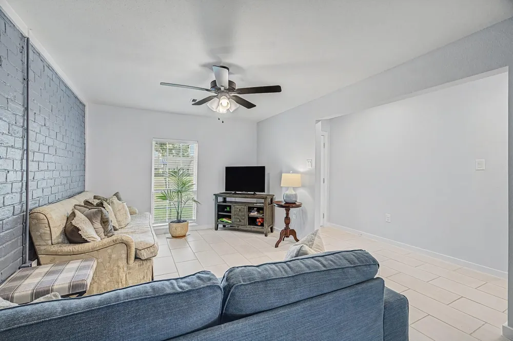 7180 Crownwest Street #7180 Houston, TX 77072