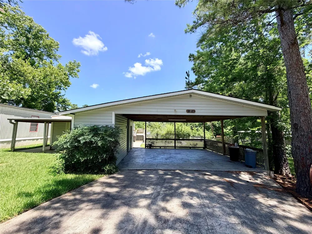 13710 Brigadier Drive Willis, TX 77318