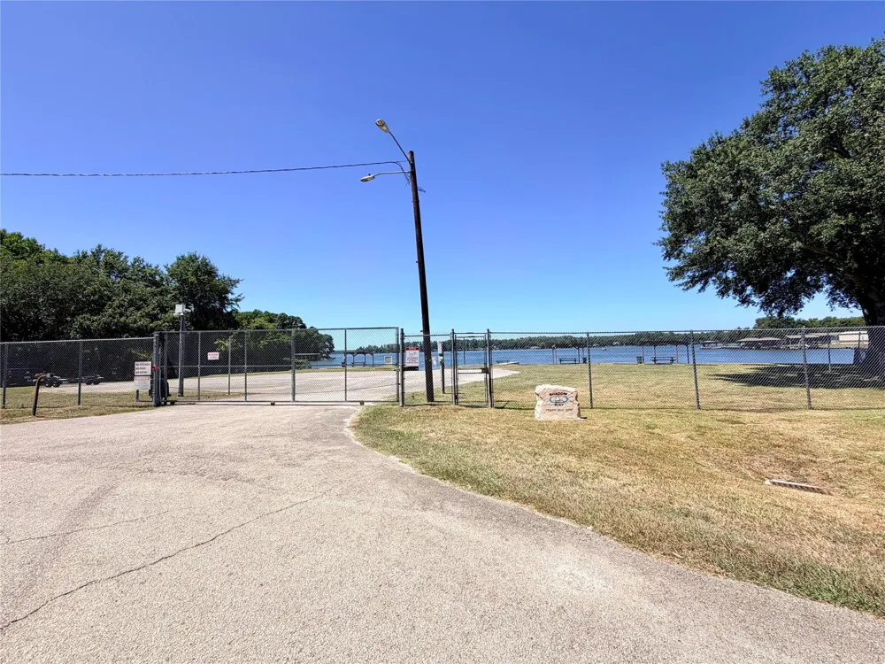 13710 Brigadier Drive Willis, TX 77318