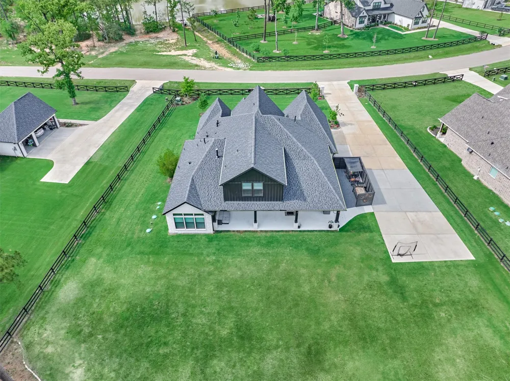 8220 Cavell Ct Montgomery, TX 77316