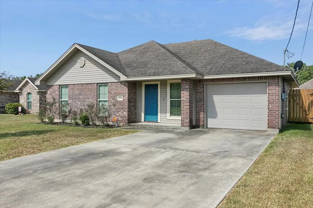 5165 Springwood Loop Lumberton, TX 77657