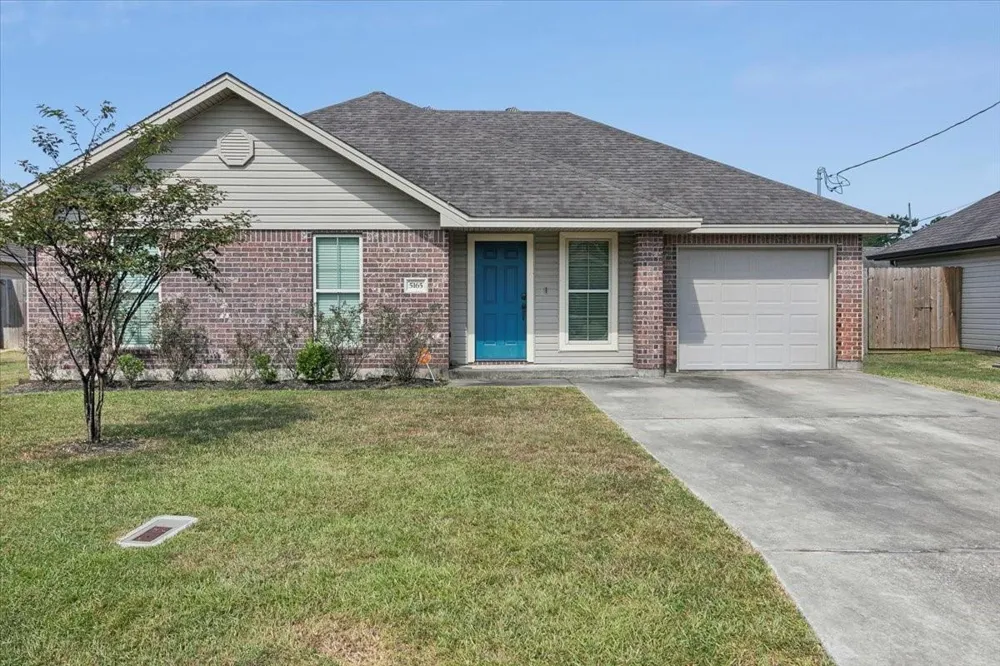 5165 Springwood Loop Lumberton, TX 77657