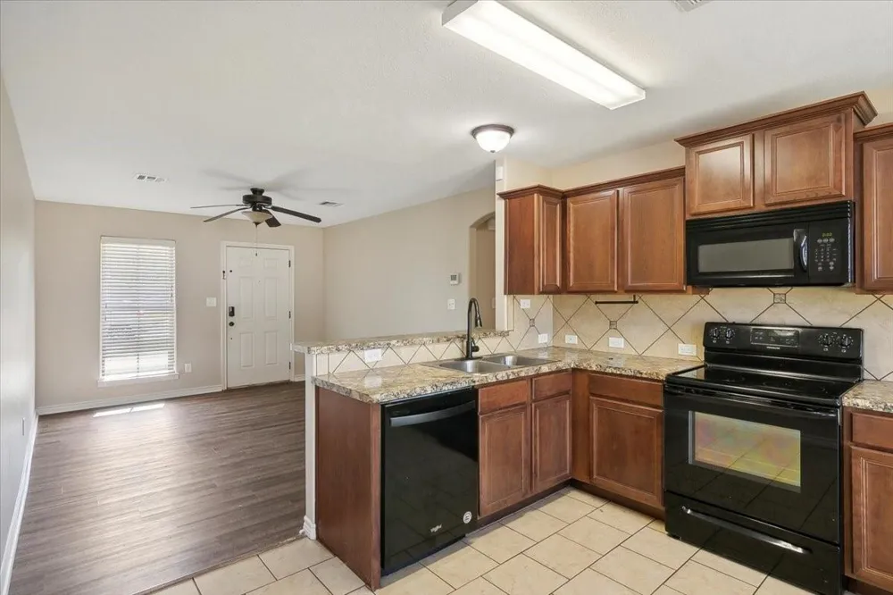 5165 Springwood Loop Lumberton, TX 77657