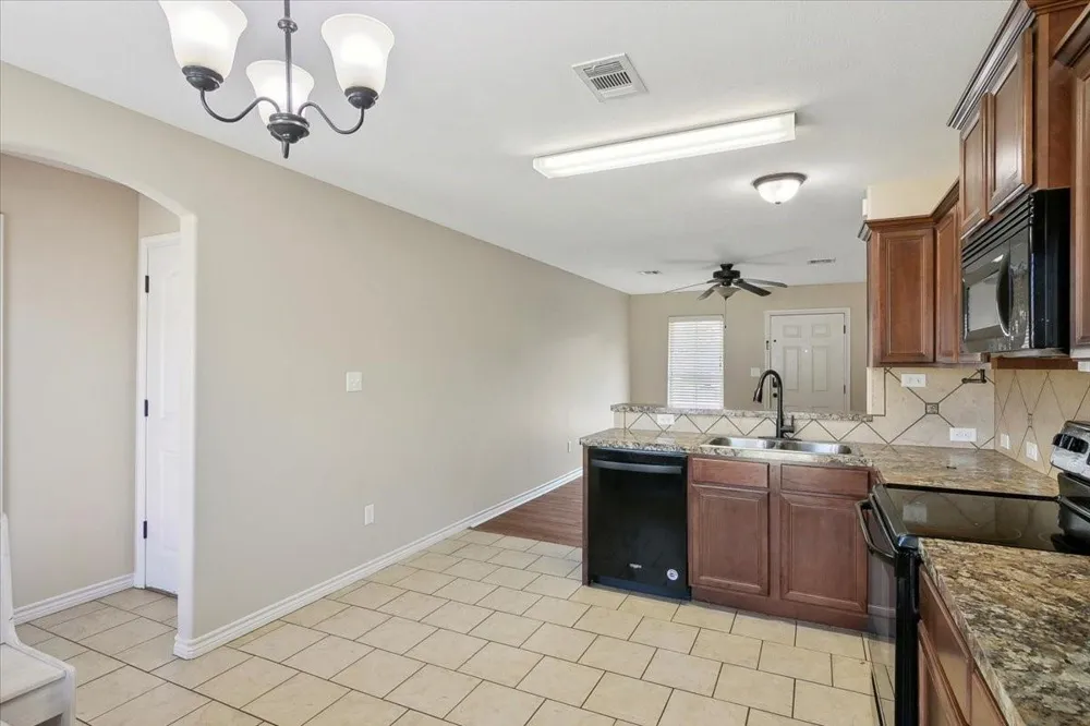 5165 Springwood Loop Lumberton, TX 77657
