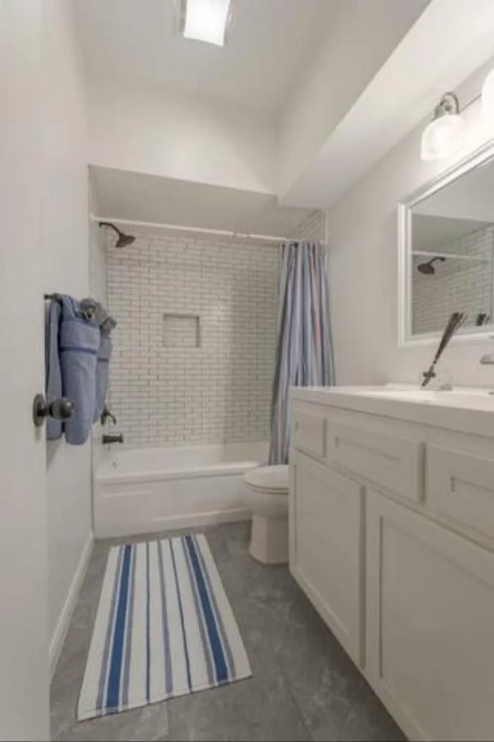 2100 Tanglewilde Street #77 Houston, TX 77063